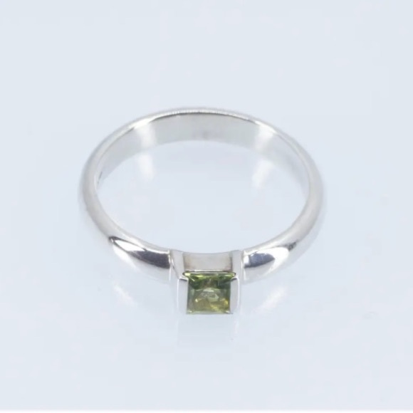 Tiffany & Co. Peridot Sterling Silver Stackable Ring | Vintage 2004 | Size 5.5 - Picture 4 of 8